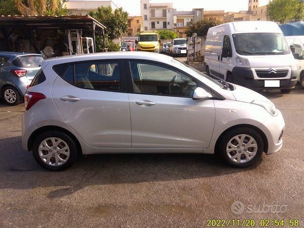 Usata Hyundai i10 67 CV (49 kW) 2016 Grigio Utilitaria