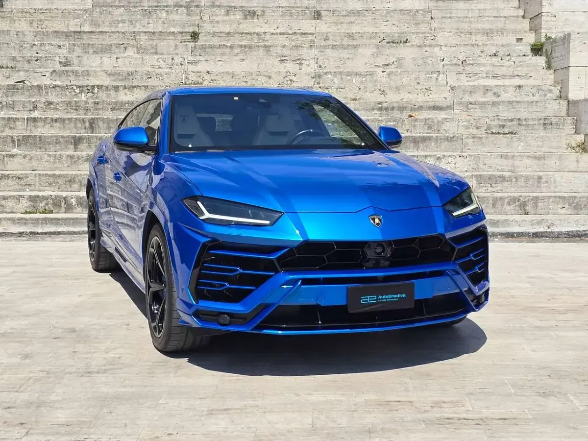 Usata Lamborghini Urus 650 CV (478 kW) 2019 Blu eleos SUV