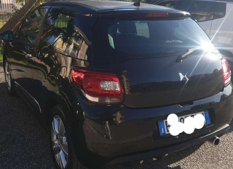 Usata Citroën DS3 Chic 70 CV (51 kW) 2010 Nero Utilitaria
