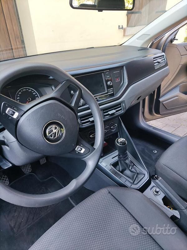 Usata VW Polo 90 CV (66 kW) 2018 Grigio Utilitaria