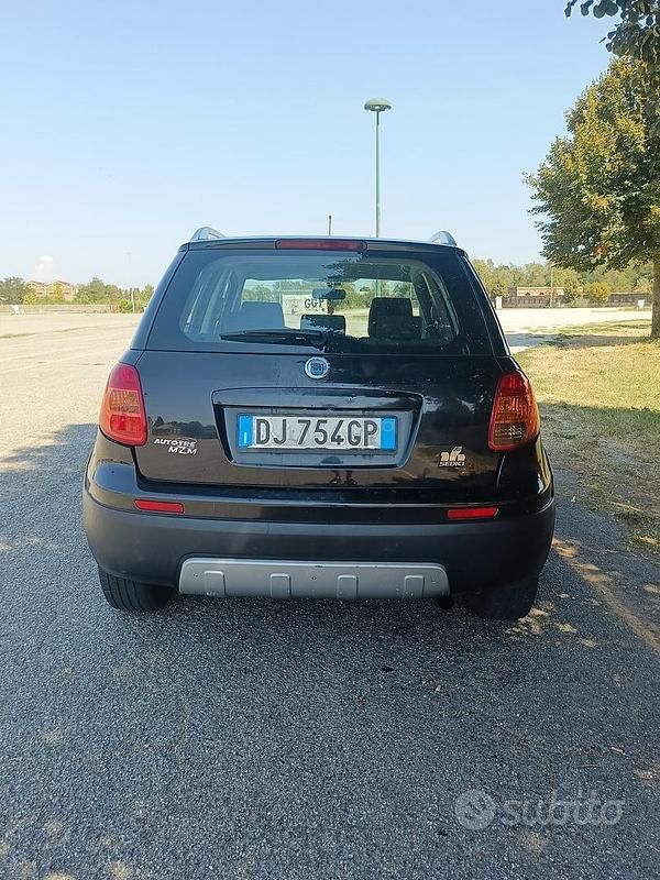 Usata Fiat Sedici 120 CV (88 kW) 2008 Nero SUV