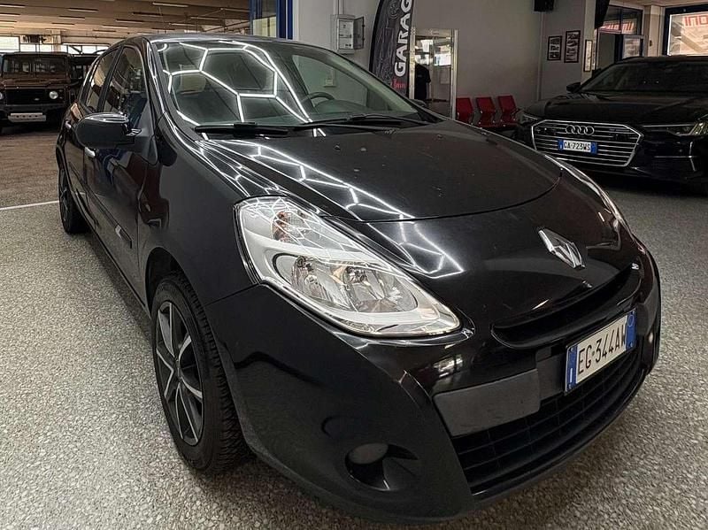 Usata Renault Clio III 75 CV (55 kW) 2011 Nero Berlina