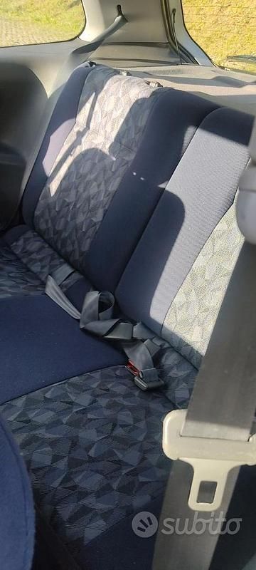 Usata Mitsubishi Colt 75 CV (55 kW) 1997 Grigio Utilitaria