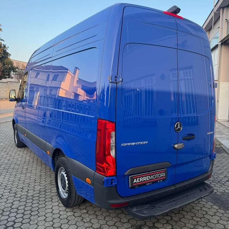 Usata Mercedes Sprinter 114 CV (83 kW) 2025 Blu/azzurro Furgone