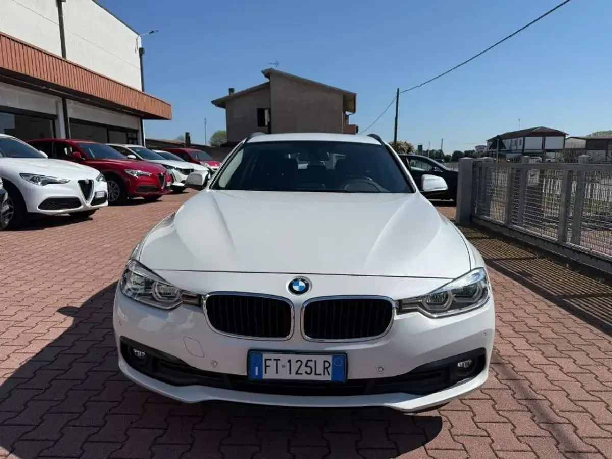 Usata BMW 318 150 CV (110 kW) 2018 Bianco Station wagon