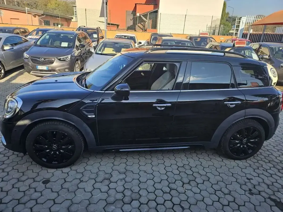Begagnad Mini Cooper D Countryman Hype 150 HK (110 kW) 2019 Svart SUV