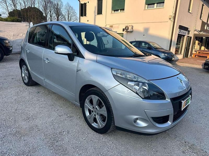 Usata Renault Scénic III Dynamique 110 CV (80 kW) 2011 Grigio Monovolume