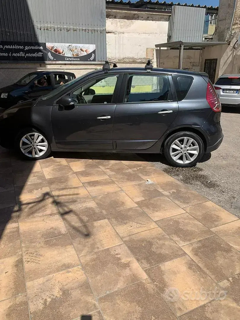 Usata Renault Scenic E-Tech XMOD 2010 Grigio