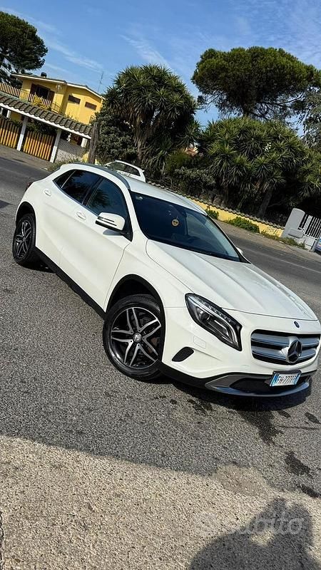 Usata Mercedes GLA180 109 CV (80 kW) 2017 Bianco SUV