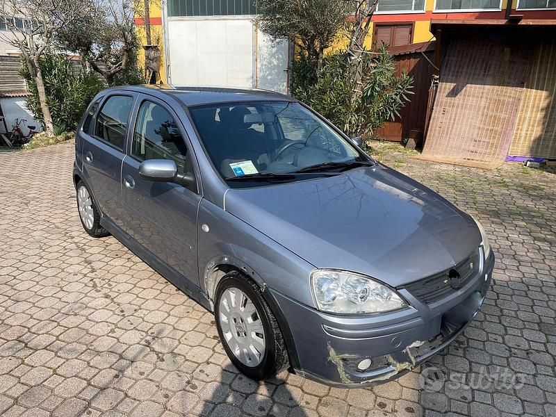 Usata Opel Corsa 80 CV (58 kW) 2004 Utilitaria