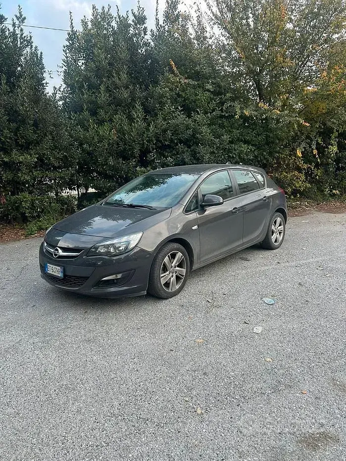 Usata Opel Astra Cosmo 110 CV (80 kW) 2014 Grigio Berlina