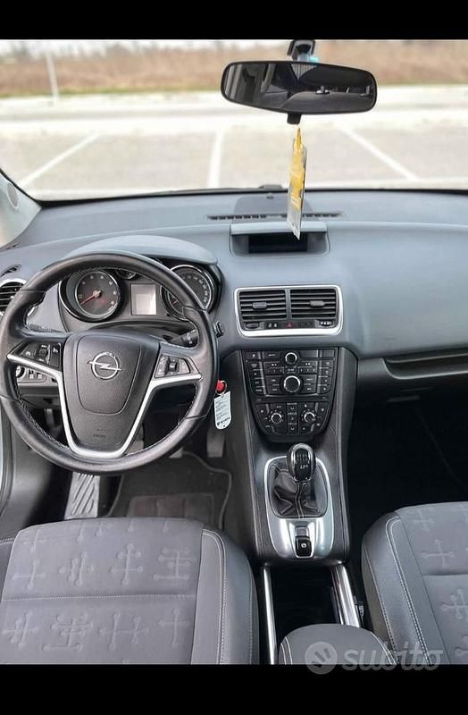 Usata Opel Meriva 110 CV (80 kW) 2015 Monovolume