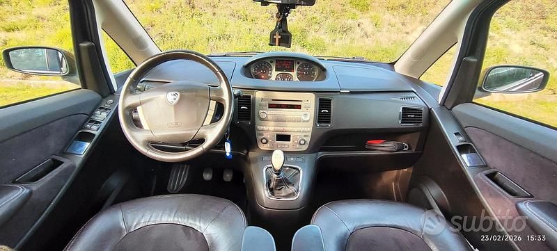 Usata Lancia Musa 95 CV (69 kW) 2009 Marrone Monovolume