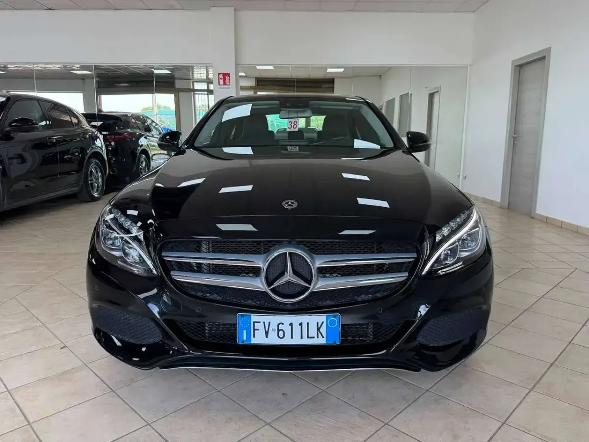 Usata Mercedes C200 Premium 136 CV (100 kW) 2019 Nero Berlina