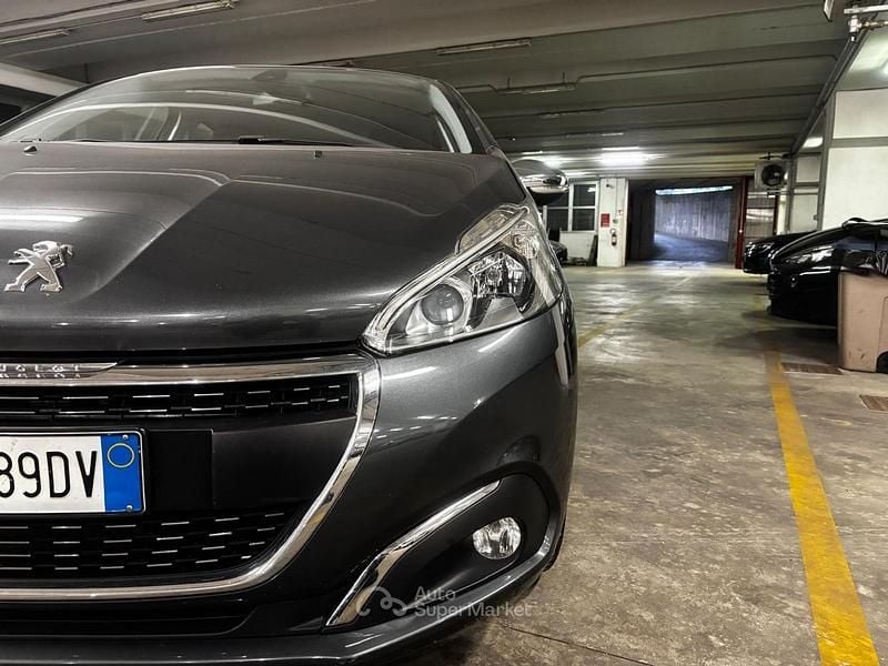 Usata Peugeot 208 Allure 82 CV (60 kW) 2017 Grigio Utilitaria