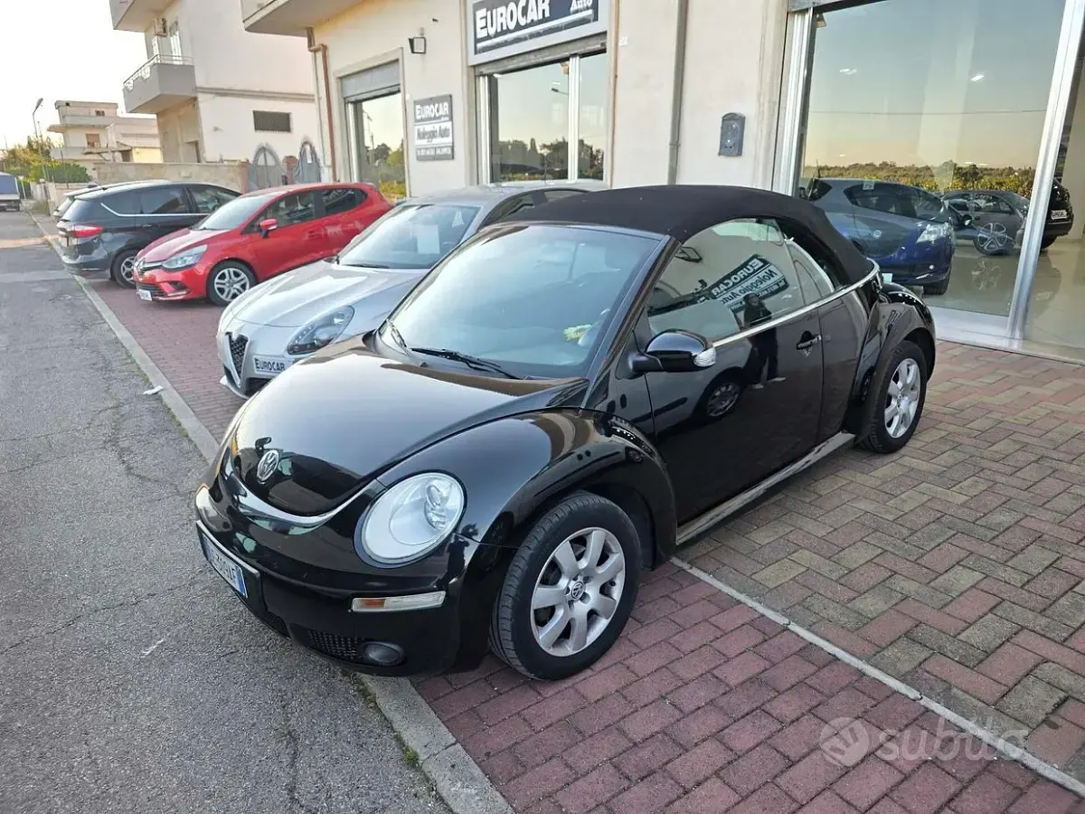 Usata VW New Beetle 105 CV (77 kW) 2007 Nero Utilitaria