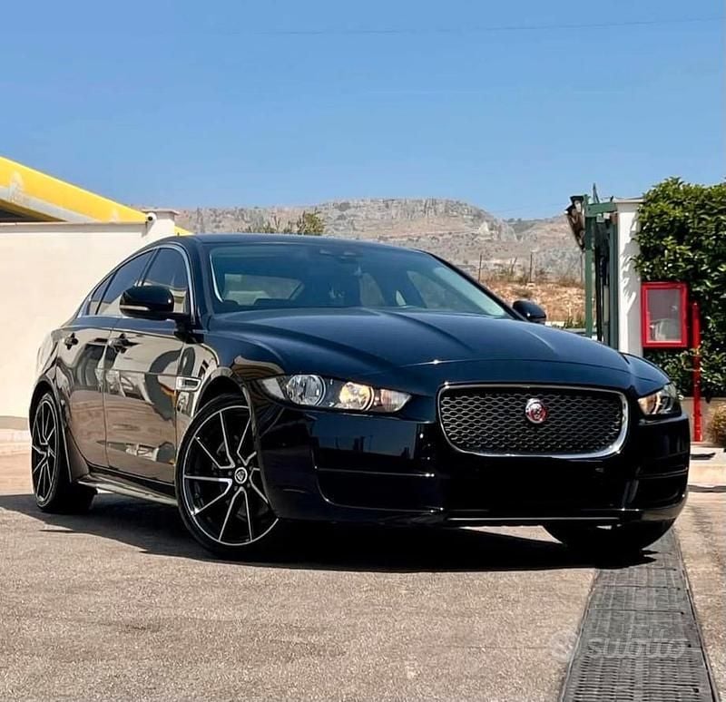 Usata Jaguar XE 180 CV (132 kW) 2017 Nero Berlina