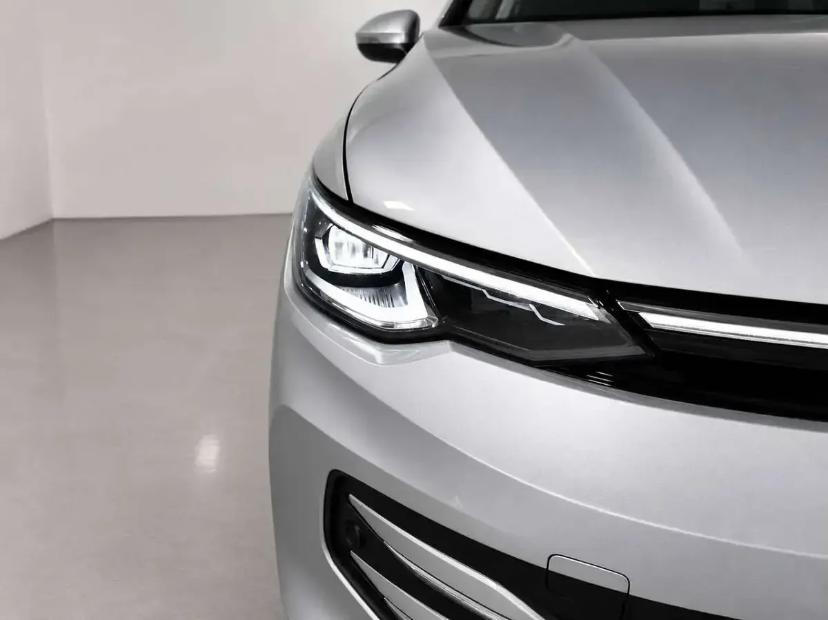 Nuova VW Golf VIII Active 150 CV (110 kW) 2026 Argento Berlina
