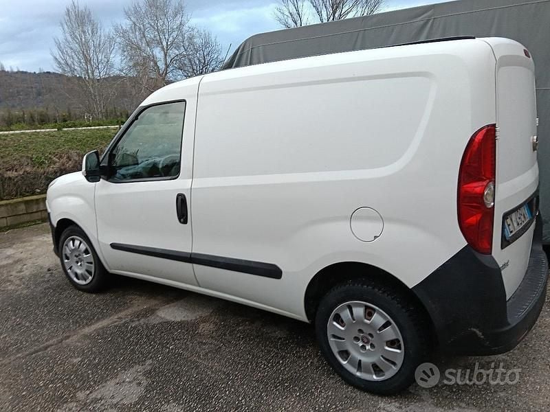Usata Fiat Doblò 120 CV (88 kW) 2015 Monovolume