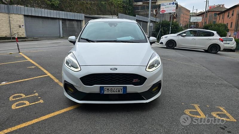 Bianco Usata 2018 Ford Fiesta ST-Line Berlina | 11.900 € (Buon prezzo) - Immagine 1/4