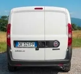 Usata Fiat Doblò S 105 CV (77 kW) 2022 Bianco Monovolume