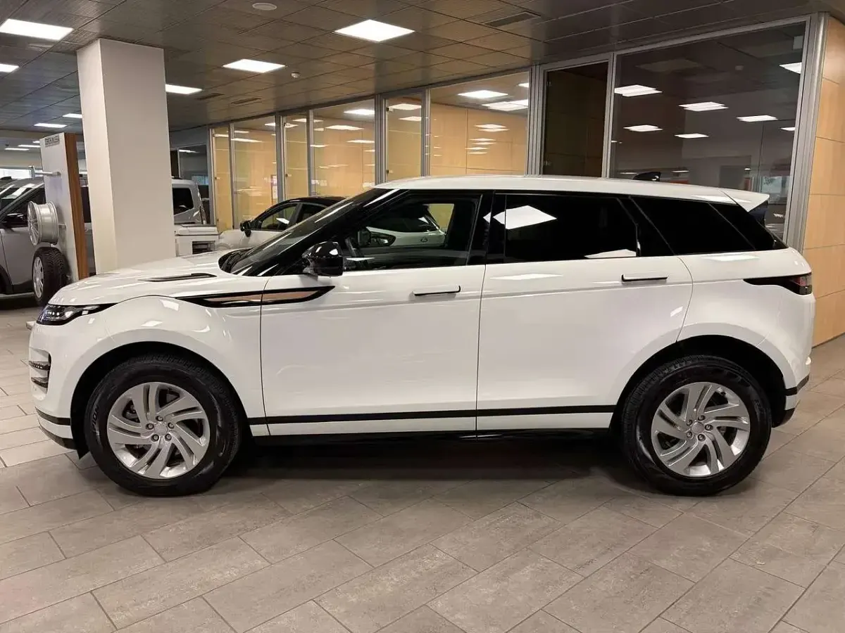 Usata Land Rover Range Rover evoque R-Dynamic 163 CV (119 kW) 2022 Bianco pastello SUV