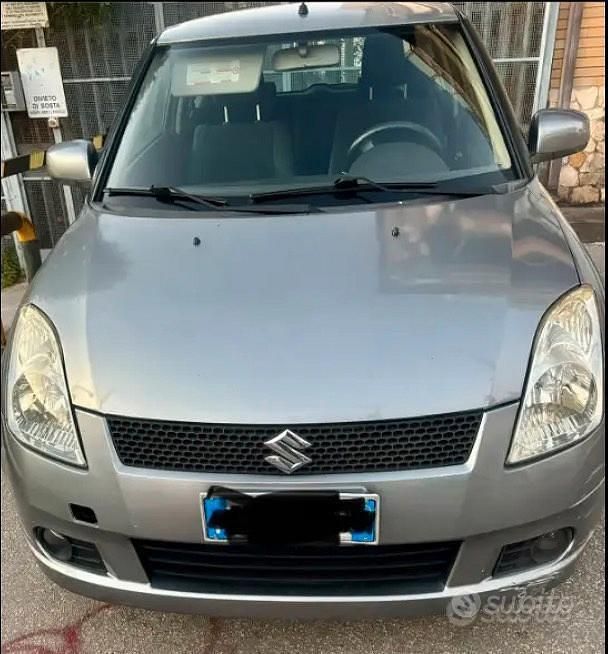 Usata 2005 Suzuki Swift Tre volumi | 1800 € (Buon prezzo) - Immagine 1/4