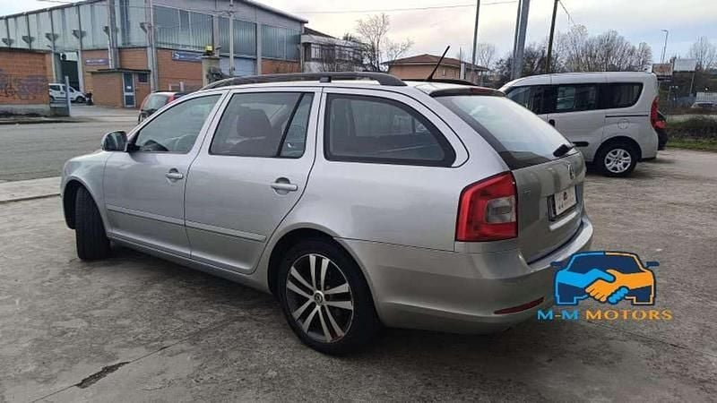 Usata Skoda Octavia Comfort 109 CV (80 kW) 2013 Argento Station wagon