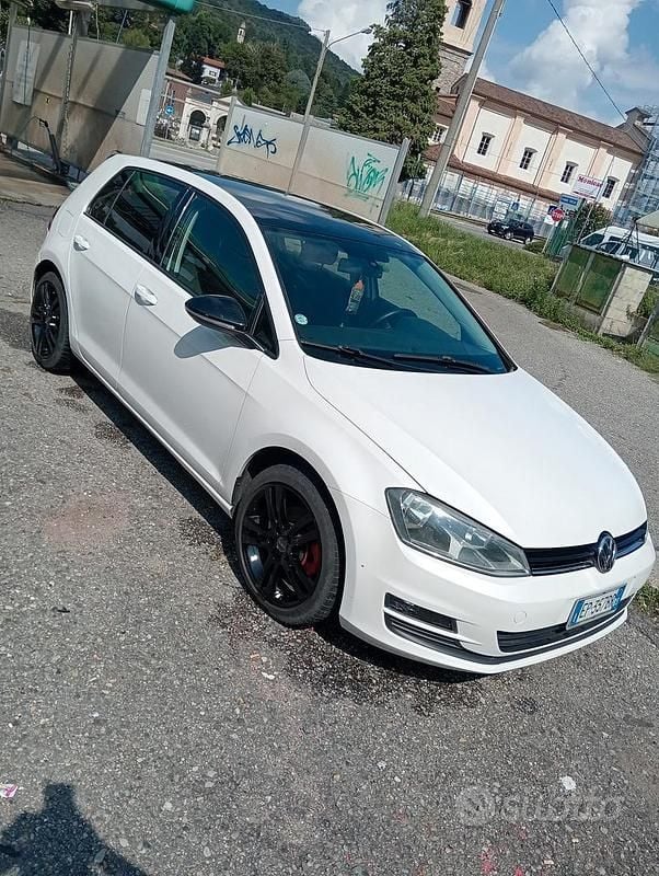Usata 2013 VW Golf VII Highline Tre volumi | 6700 € (Buon prezzo) - Immagine 1/4