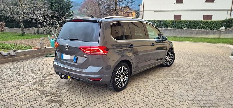Usata VW Touran 150 CV (110 kW) 2017 Grigio Monovolume