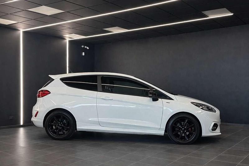 Usata Ford Fiesta ST-Line 86 CV (63 kW) 2018 Bianco Utilitaria