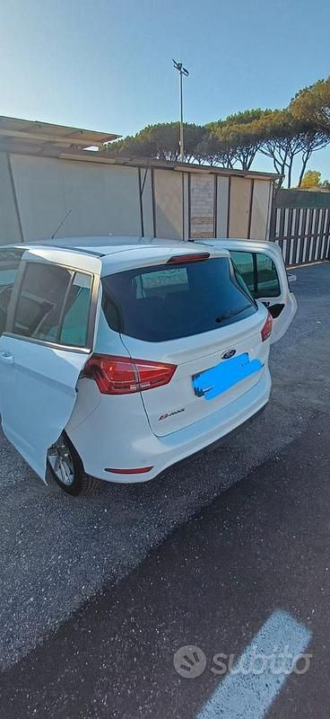 Usata Ford B-MAX 100 CV (73 kW) 2015 Bianco Monovolume
