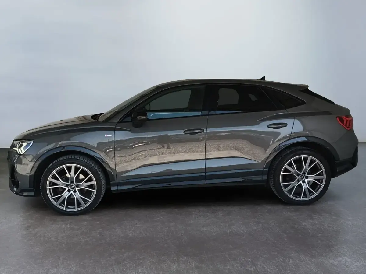 Usata Audi Q3 Sportback 150 CV (110 kW) 2024 Grigio SUV