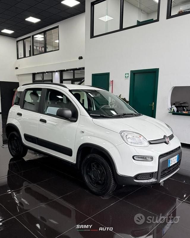 Usata Fiat Panda 4x4 S 86 CV (63 kW) 2020 Bianco Utilitaria
