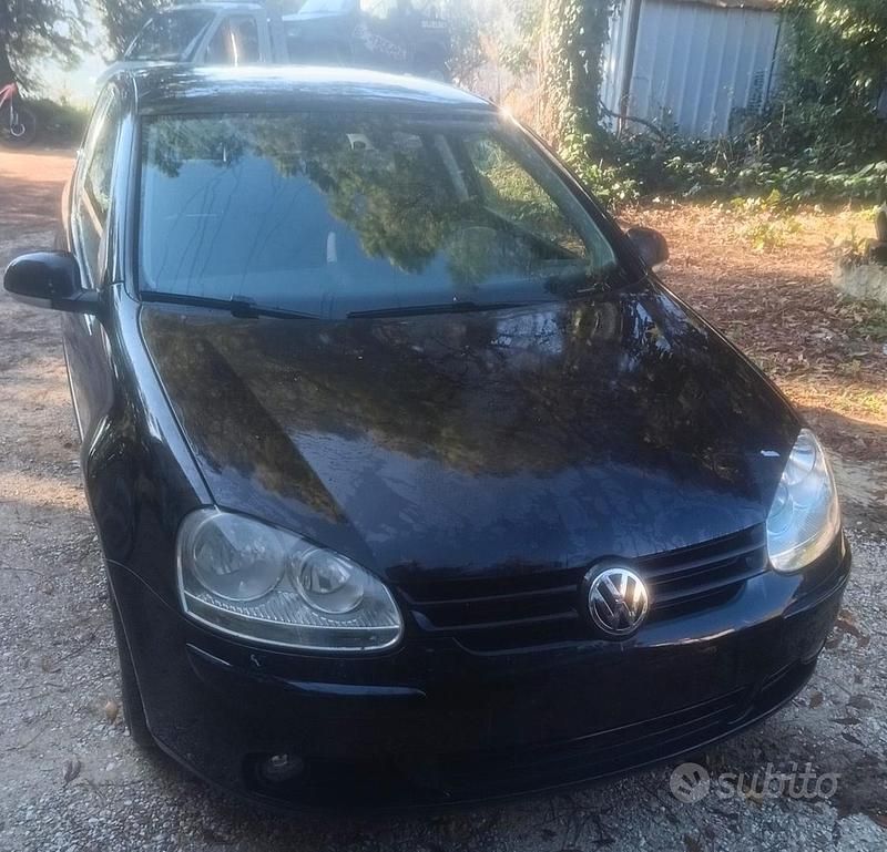 Nero Usata 2007 VW Golf V Tre volumi | 1700 € (Ottimo prezzo) - Immagine 1/4