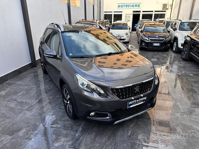 Usata Peugeot 2008 Allure 99 CV (72 kW) 2017 Grigio SUV