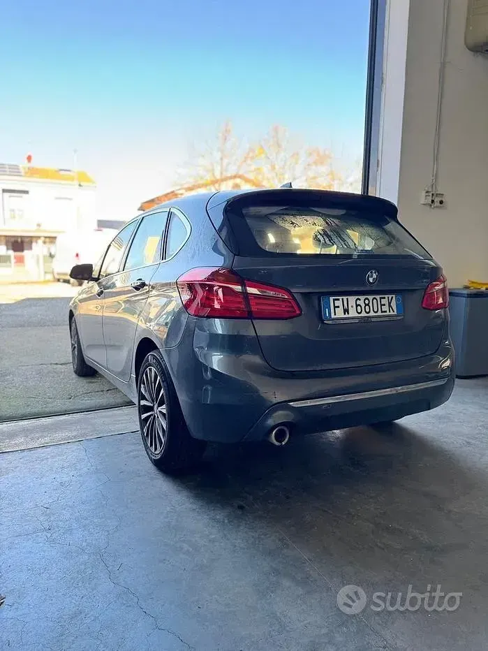 Usata BMW 216 Active Tourer Luxury Line 116 CV (85 kW) 2019 Grigio Monovolume