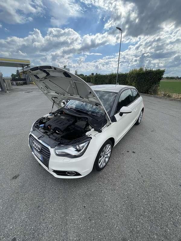 Usata 2012 Audi A1 Attraction Due volumi | 7900 € (Ottimo prezzo) - Immagine 1/4