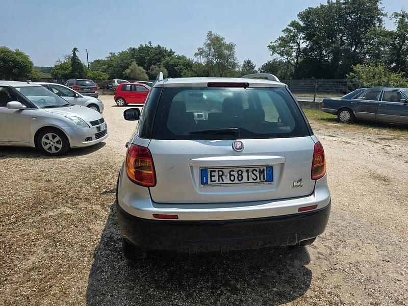 Usata Fiat Sedici Dynamic 135 CV (99 kW) 2012 Argento SUV
