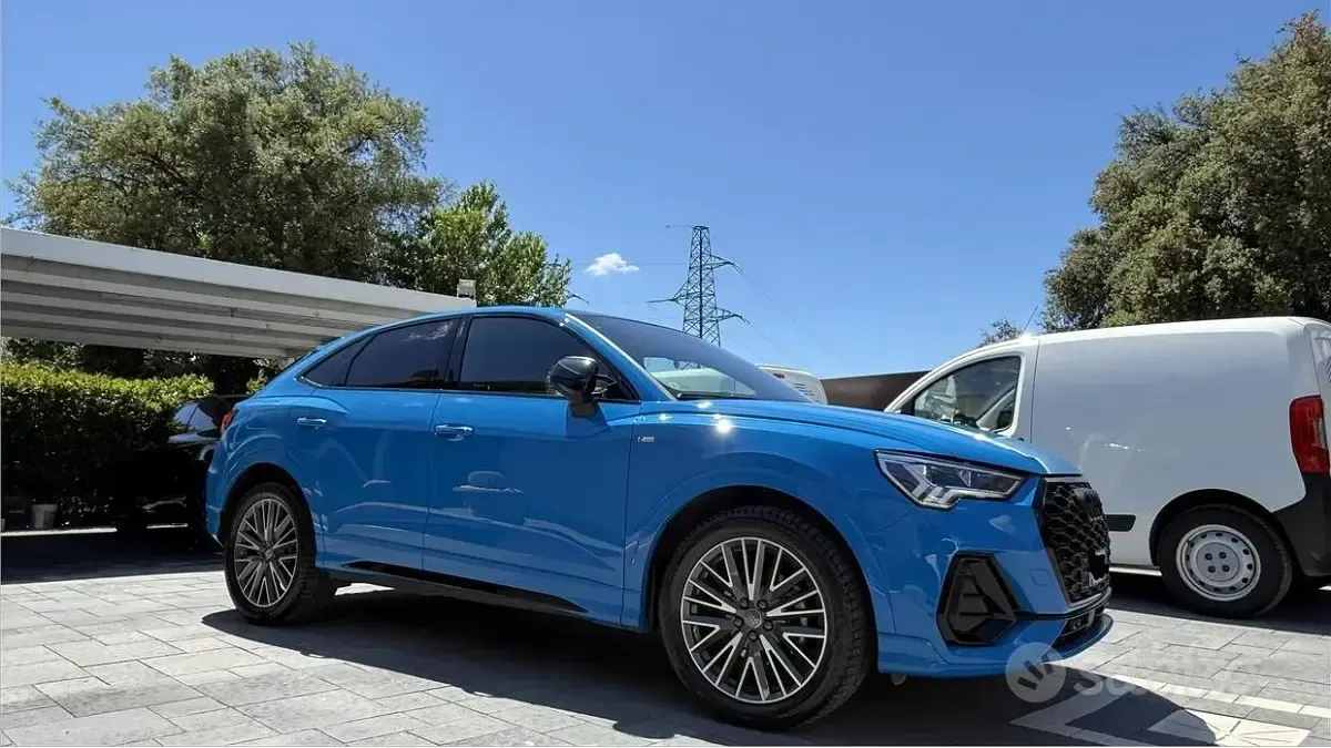 Usata Audi Q3 Sportback S-Line 150 CV (110 kW) 2020 Bluazzurro SUV