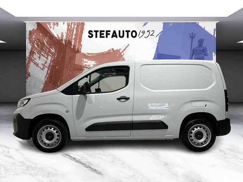 Nuova Peugeot Partner S 102 CV (75 kW) 2025 Kaolin white pastello Monovolume