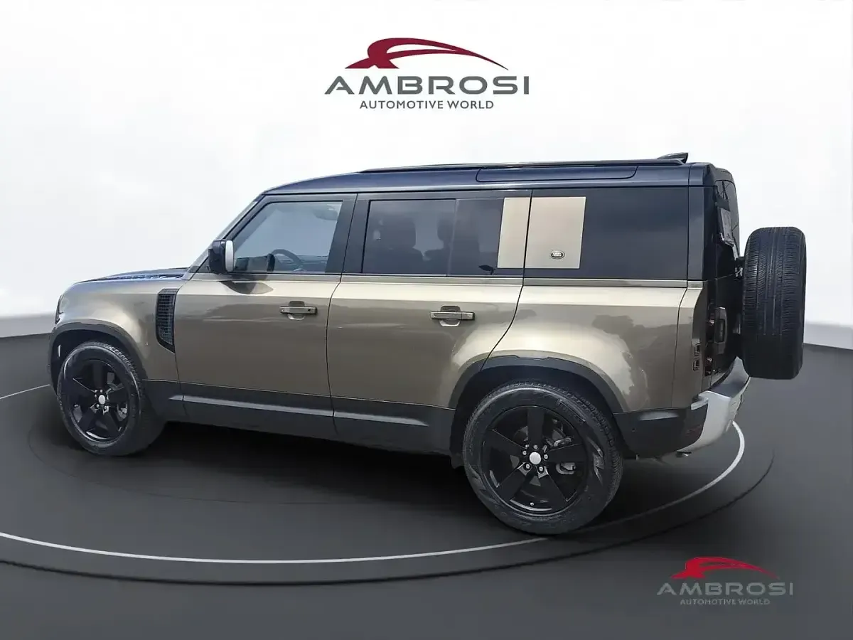 Usata Land Rover Defender First Edition 239 CV (175 kW) 2020 Marrone SUV