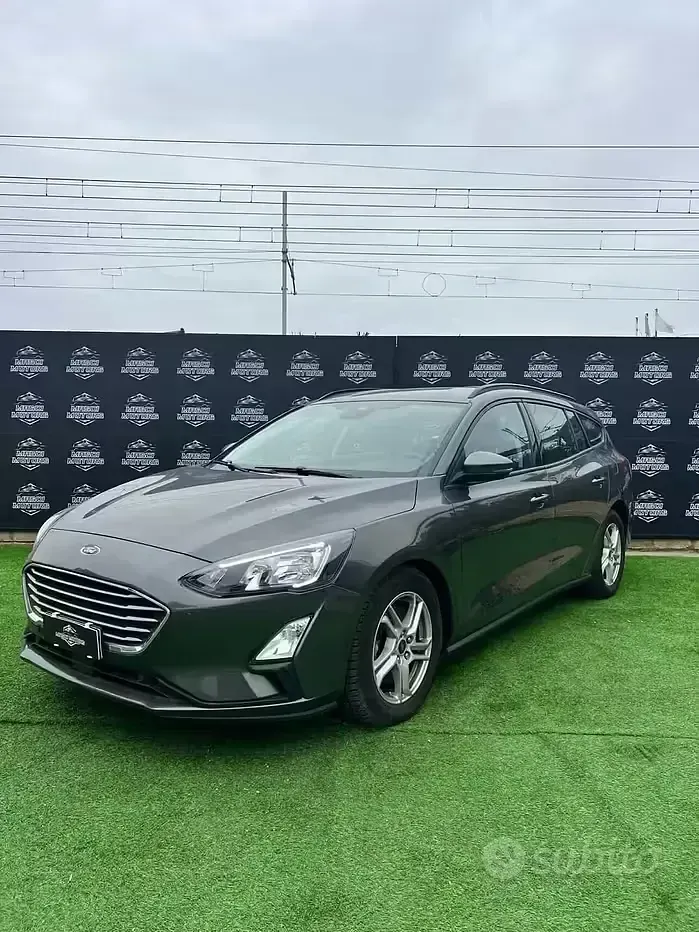 Usata Ford Focus ST-Line 120 CV (88 kW) 2022 Grigio Station wagon