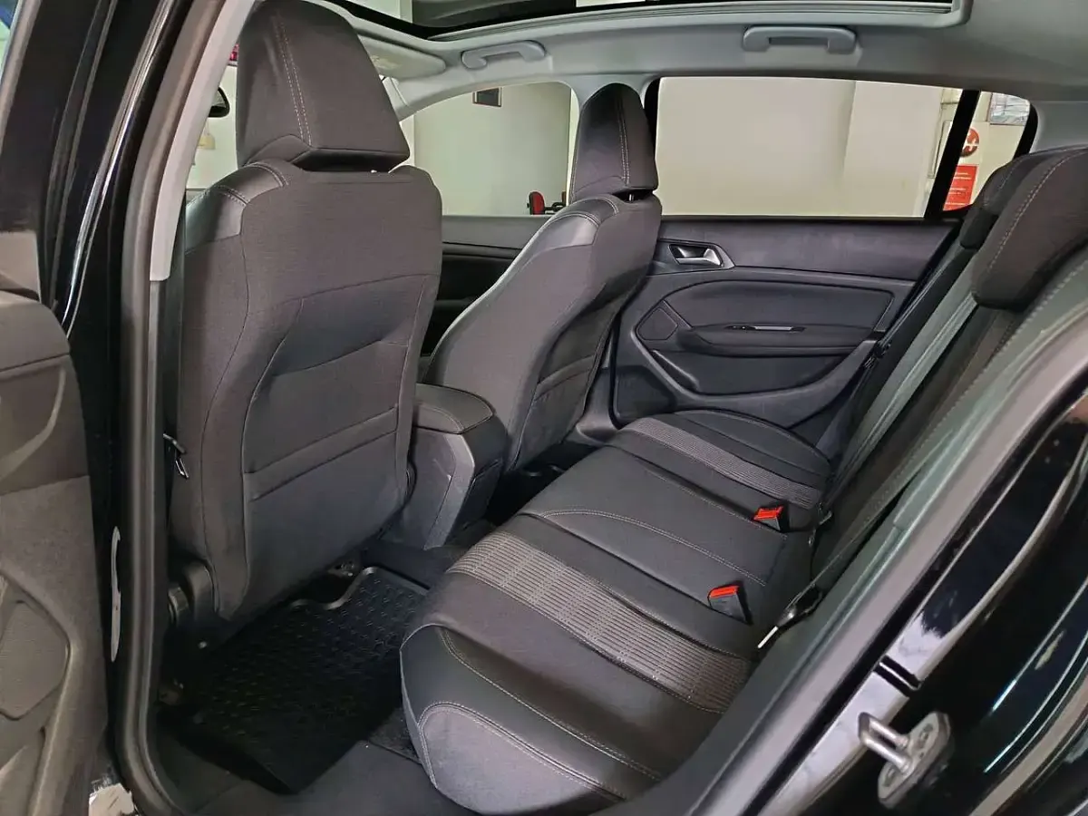 Usata Peugeot 308 Allure 120 CV (88 kW) 2018 Nero Berlina