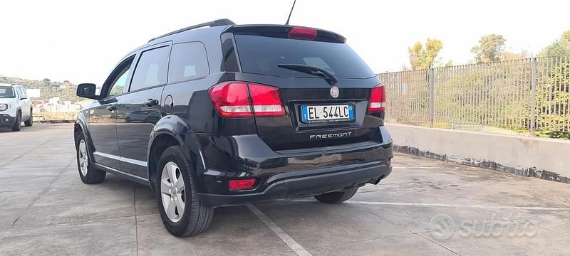 Usata Fiat Freemont 140 CV (102 kW) 2012 Nero SUV