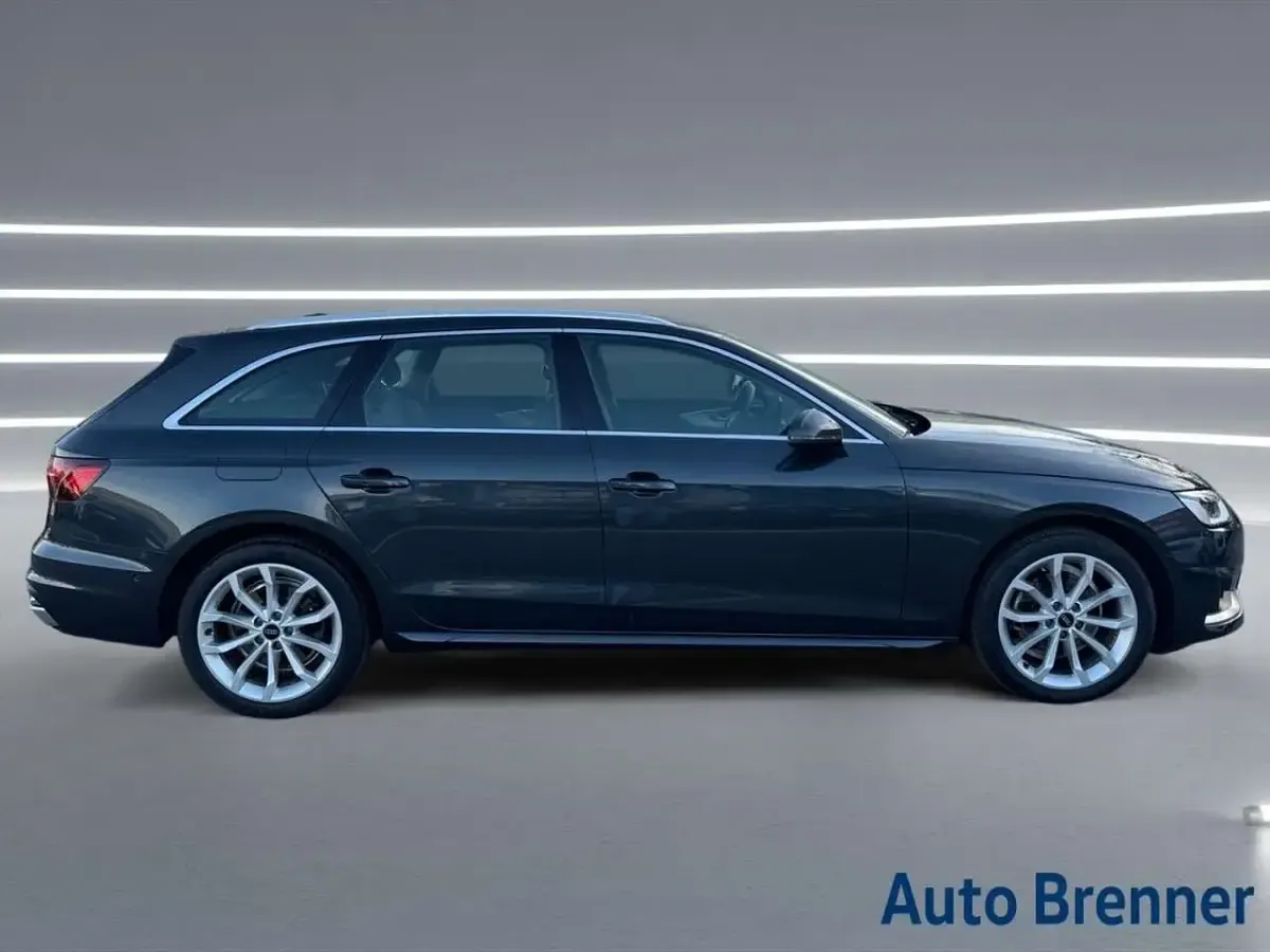 Usata Audi A4 Advanced Plus 163 CV (119 kW) 2024 Grigio metallizzato scuro Station wagon