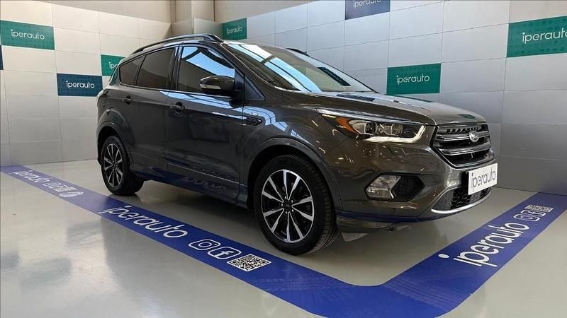 Usata Ford Kuga ST-Line 150 CV (110 kW) 2017 Grigio metallizzato SUV