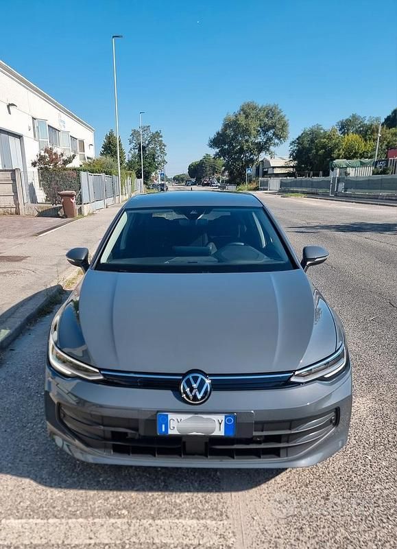 Usata VW Golf VIII 2025 Grigio Berlina