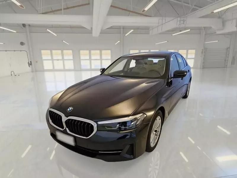 Usata 2022 BMW 520 Berlina | 29.850 € (Super prezzo) - Immagine 1/4