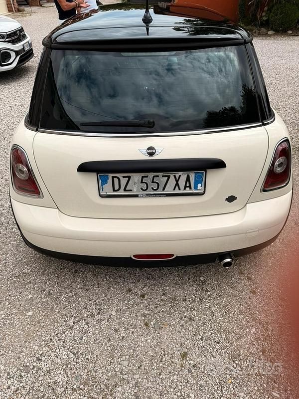 Usata Mini Cooper Coupé 88 CV (64 kW) 2010 Bianco Coupé